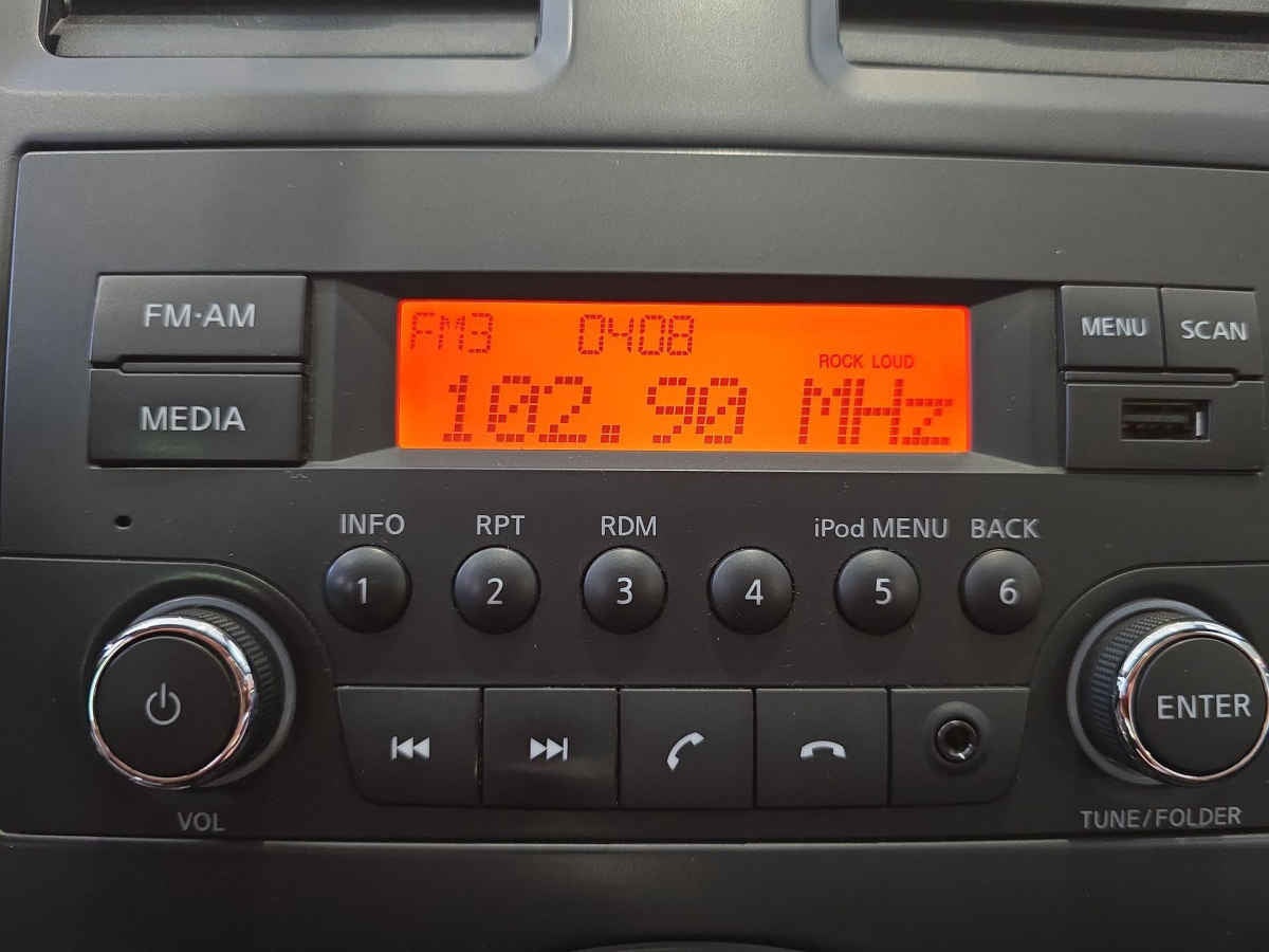 2023 Nissan V-Drive 4p L4/1.6 Man Audio