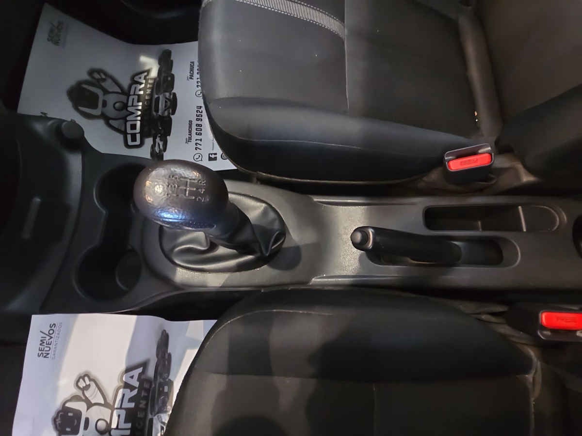 2023 Nissan V-Drive 4p L4/1.6 Man Audio
